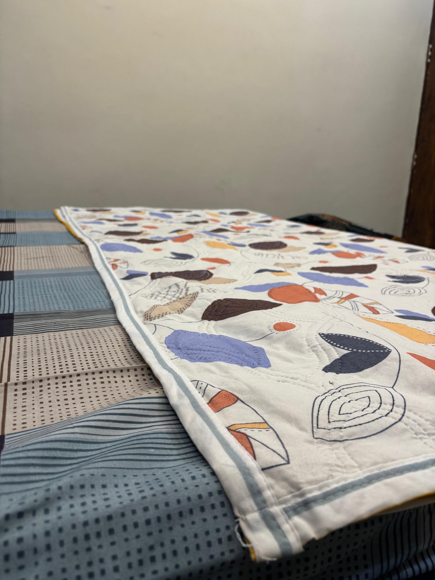 Serene Leaf Print - Comforter (Reversible)